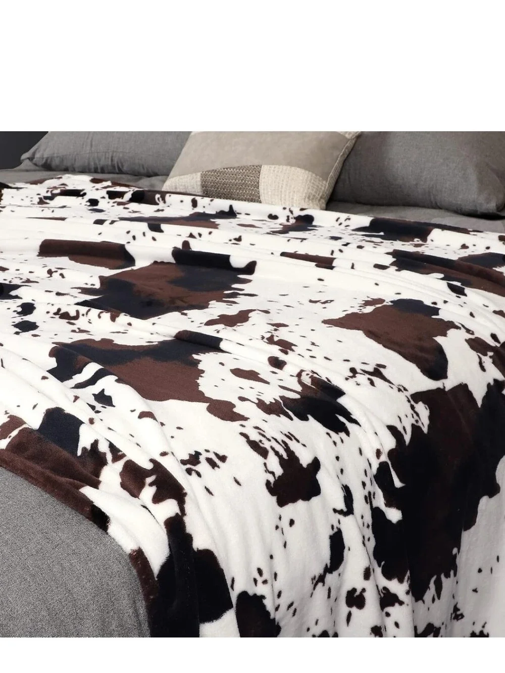 Cozy Cowhide-Print Fleece Throw Blanket - Brown & White 50x60